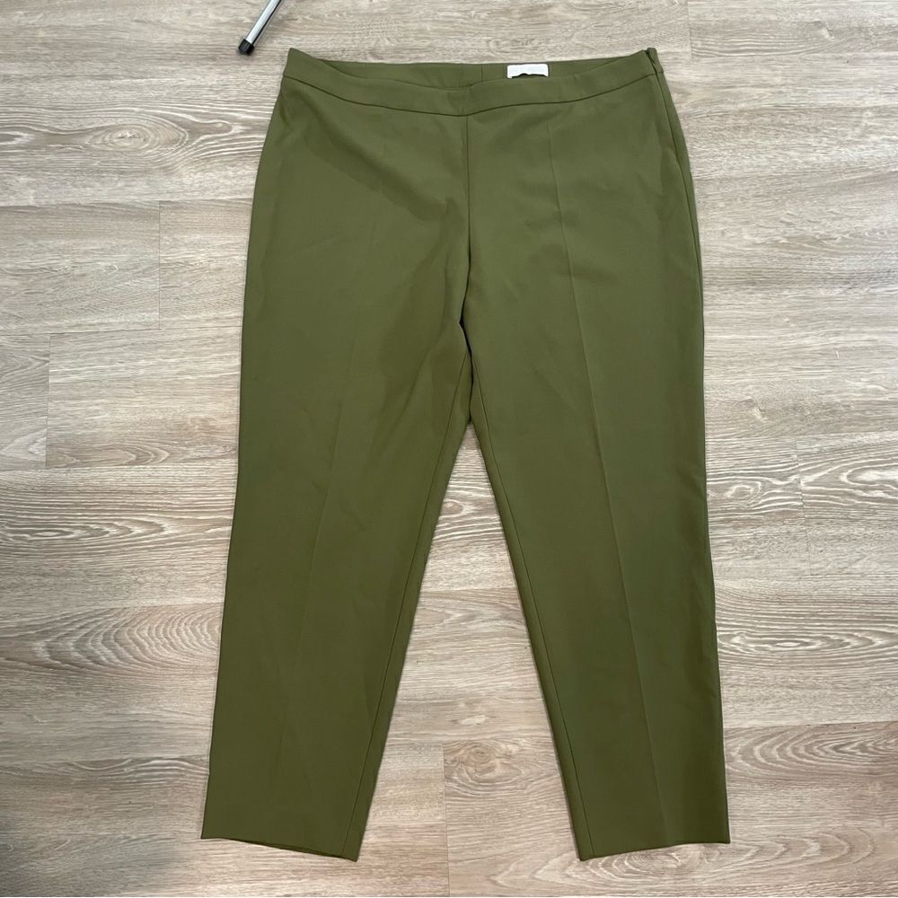 Hugo Boss Tiluna Side-Zip 16 Slim-Leg Cropped Trousers in Green